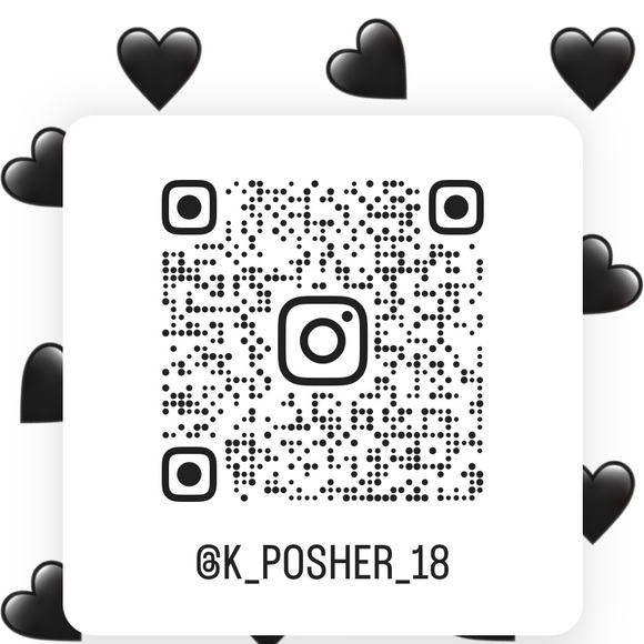 Hello I’m Kiki, Welcome To My Closet! - Picture 2 of 4